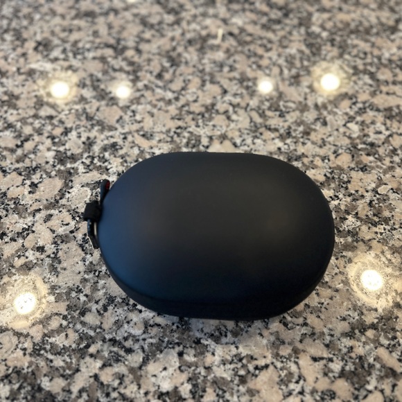 BEATS BY DRE Studio — Wireless Bluetooth Headphones — Matte Black Color - Picture 7 of 12